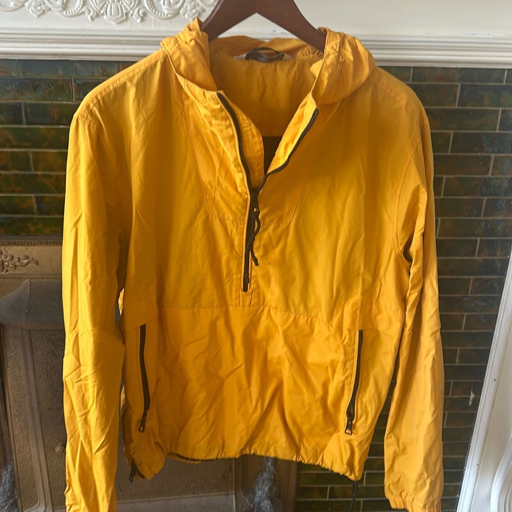 Men’s yellow rain jacket